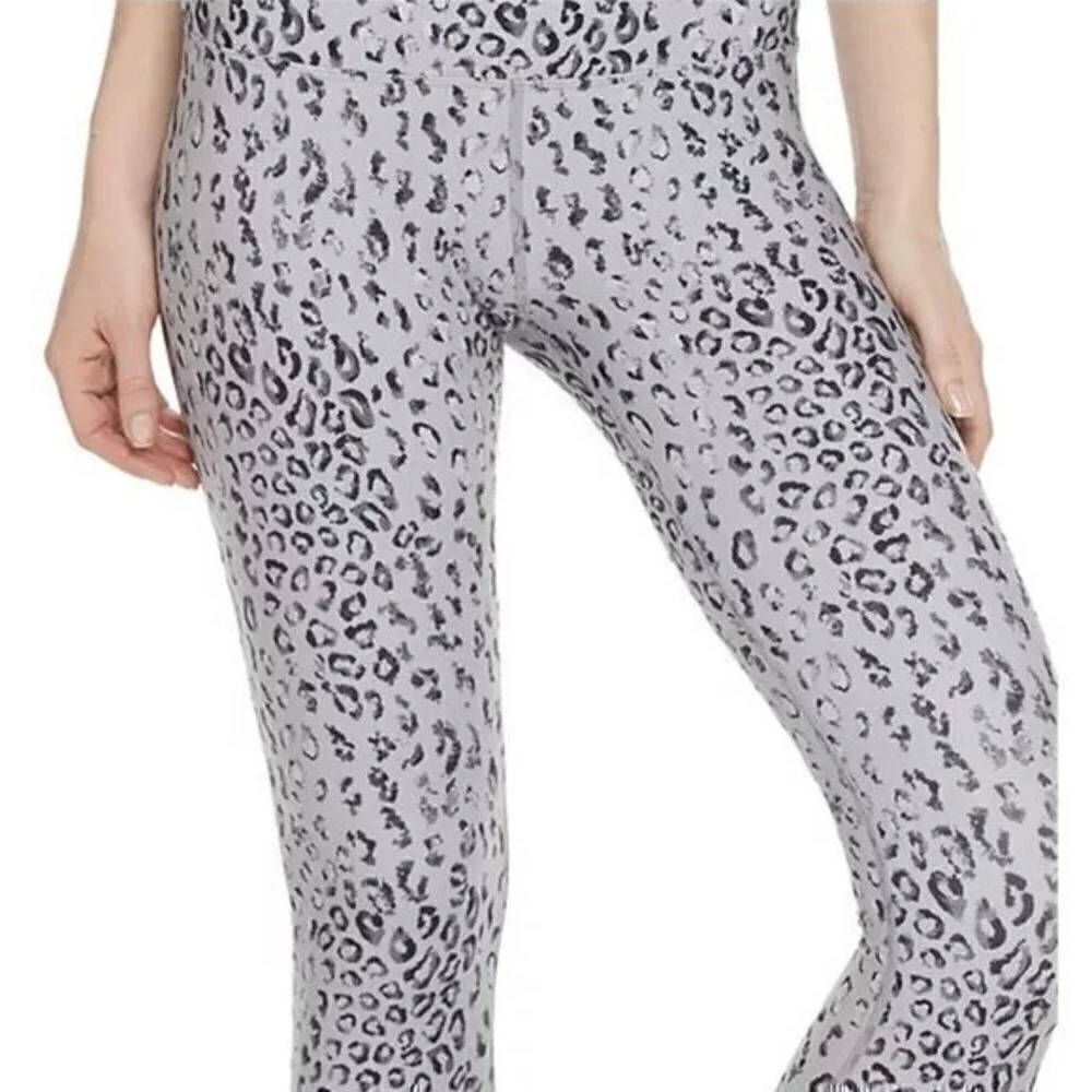 NEW Lorna Jane Wild Leopard Ankle Leggings Size X Small